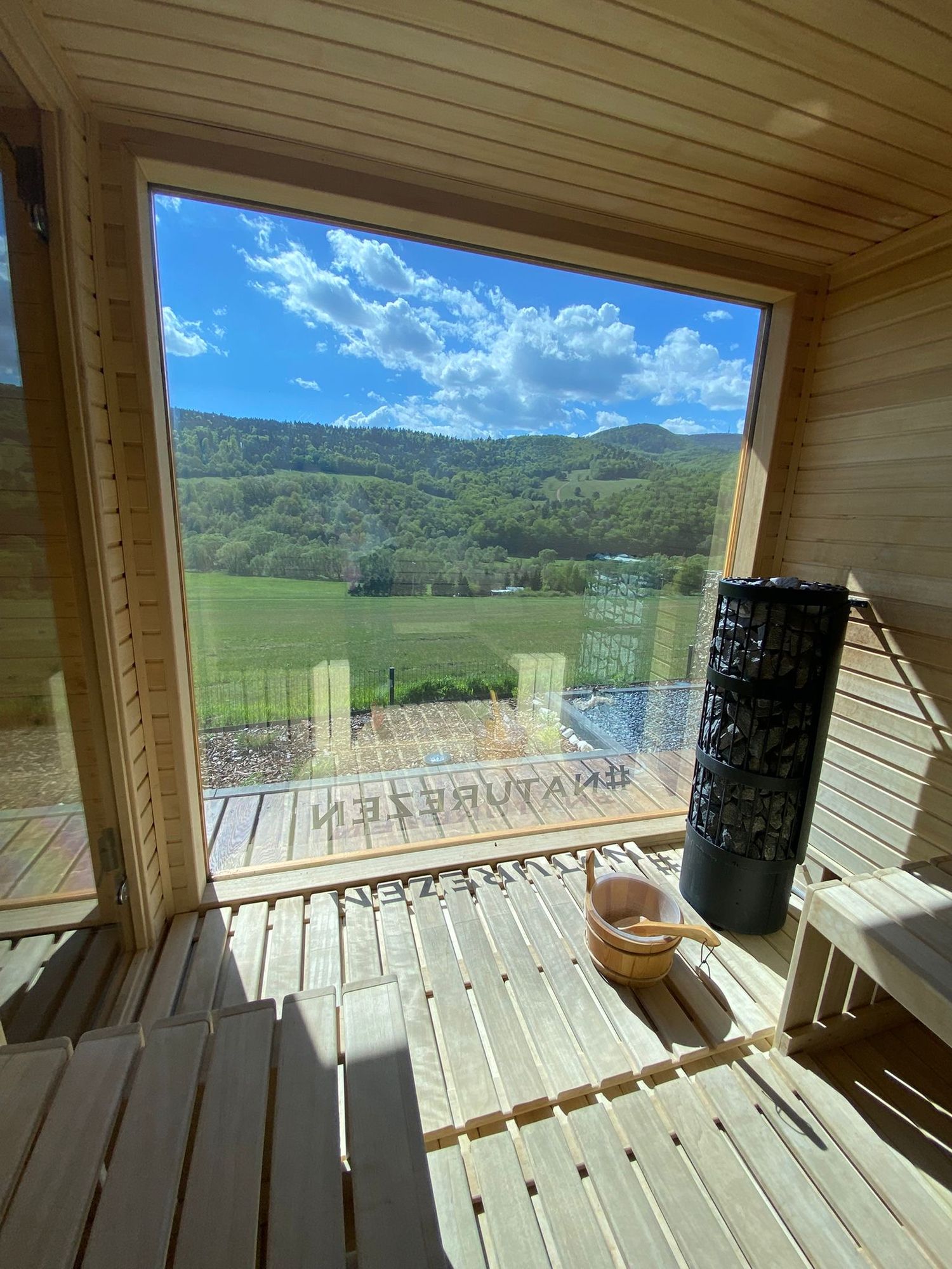 Glamping pod hradom sauna 2