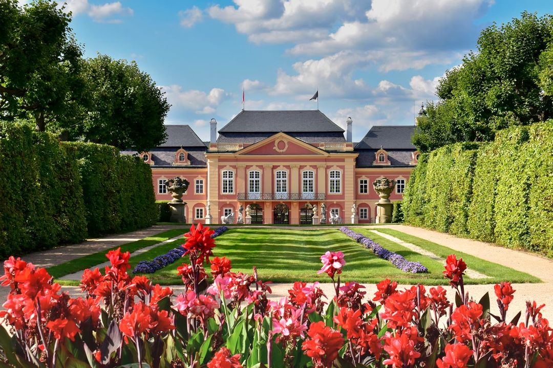 Zámek Dobříš glampingcz